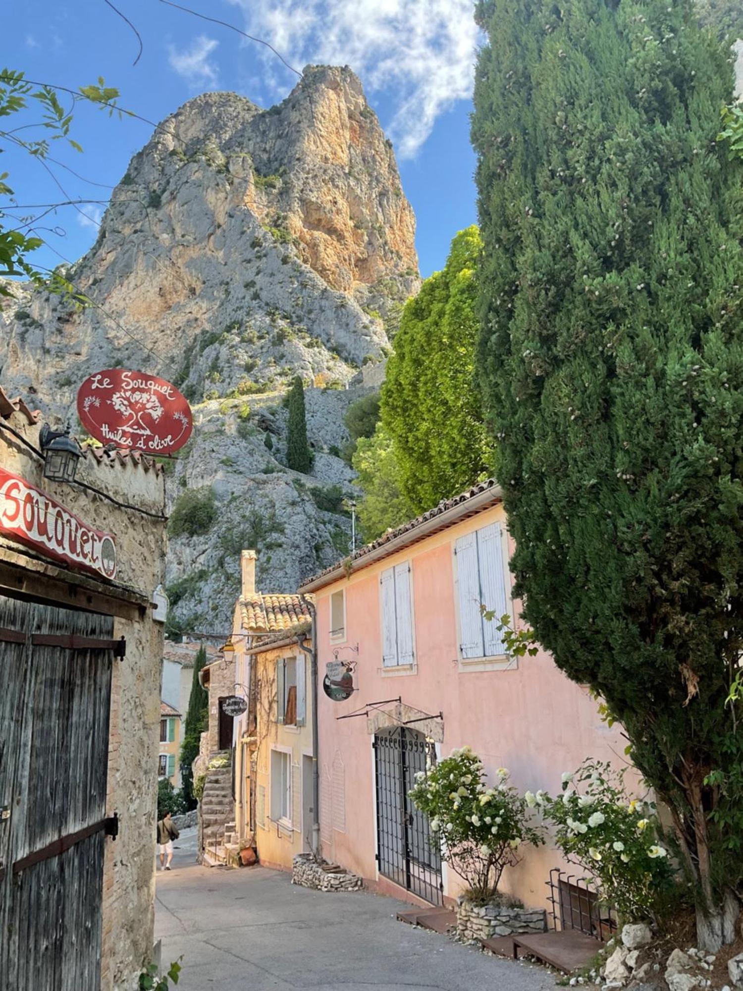 Zofia Appartements - Appartement Avec Cour Privee #1 Moustiers-Sainte-Marie Exterior photo
